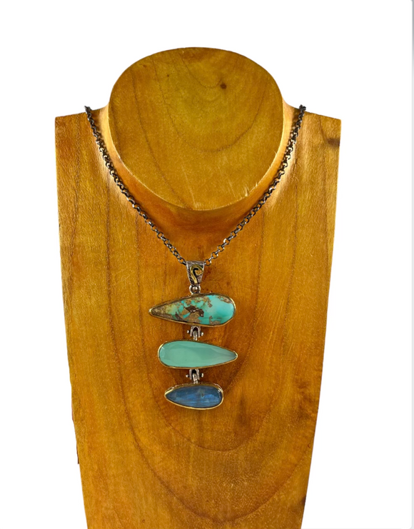 Bora Turquoise and Quartz Stone Necklace